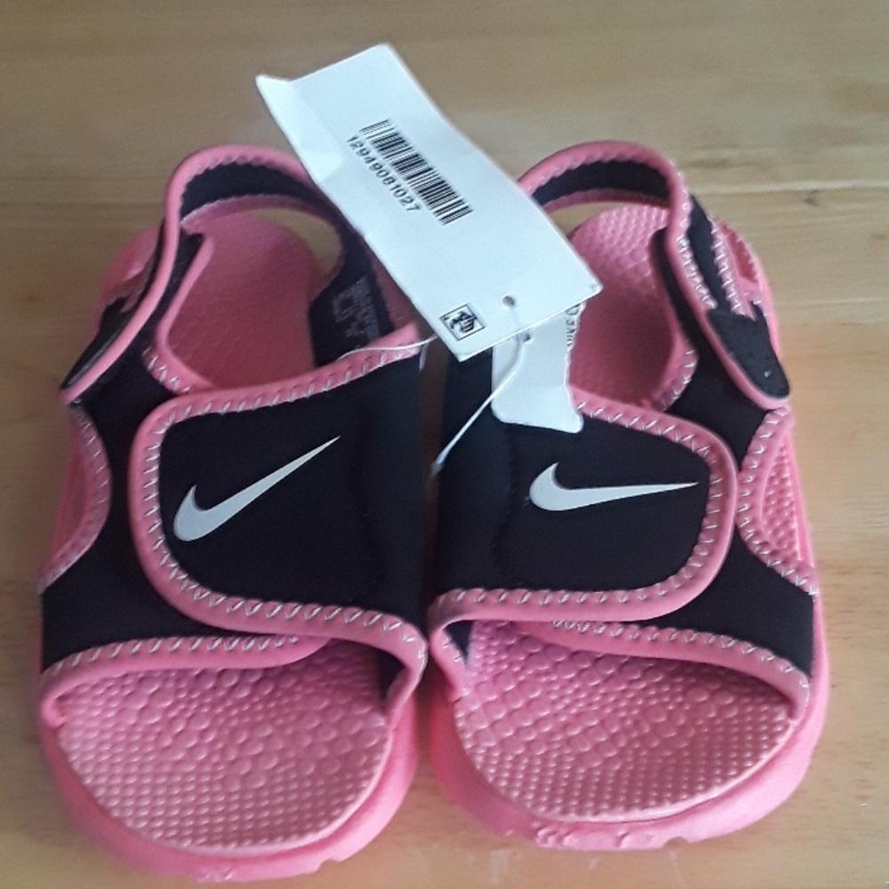 Girls Nike sandals